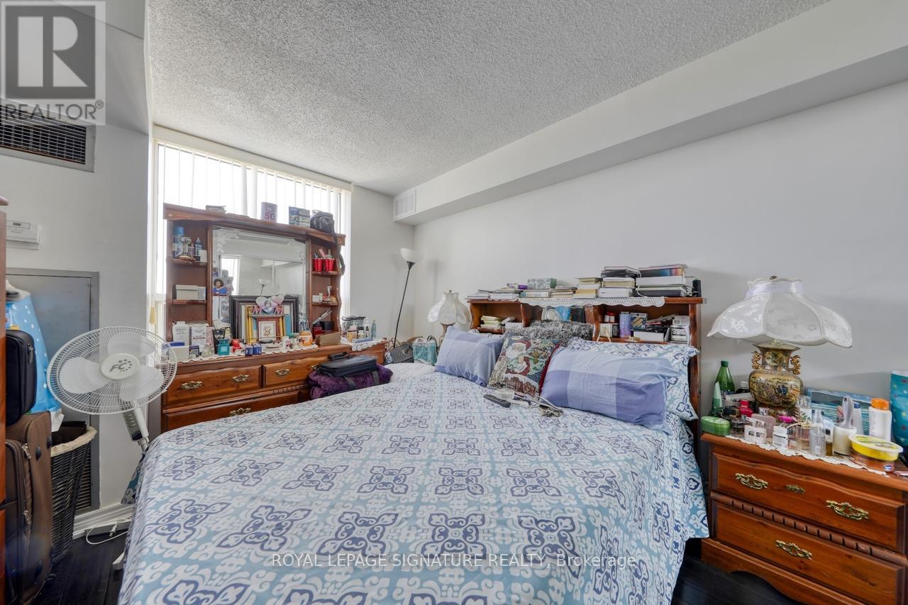 Photo 7 of 904 6 Humberline Drive, Toronto ON