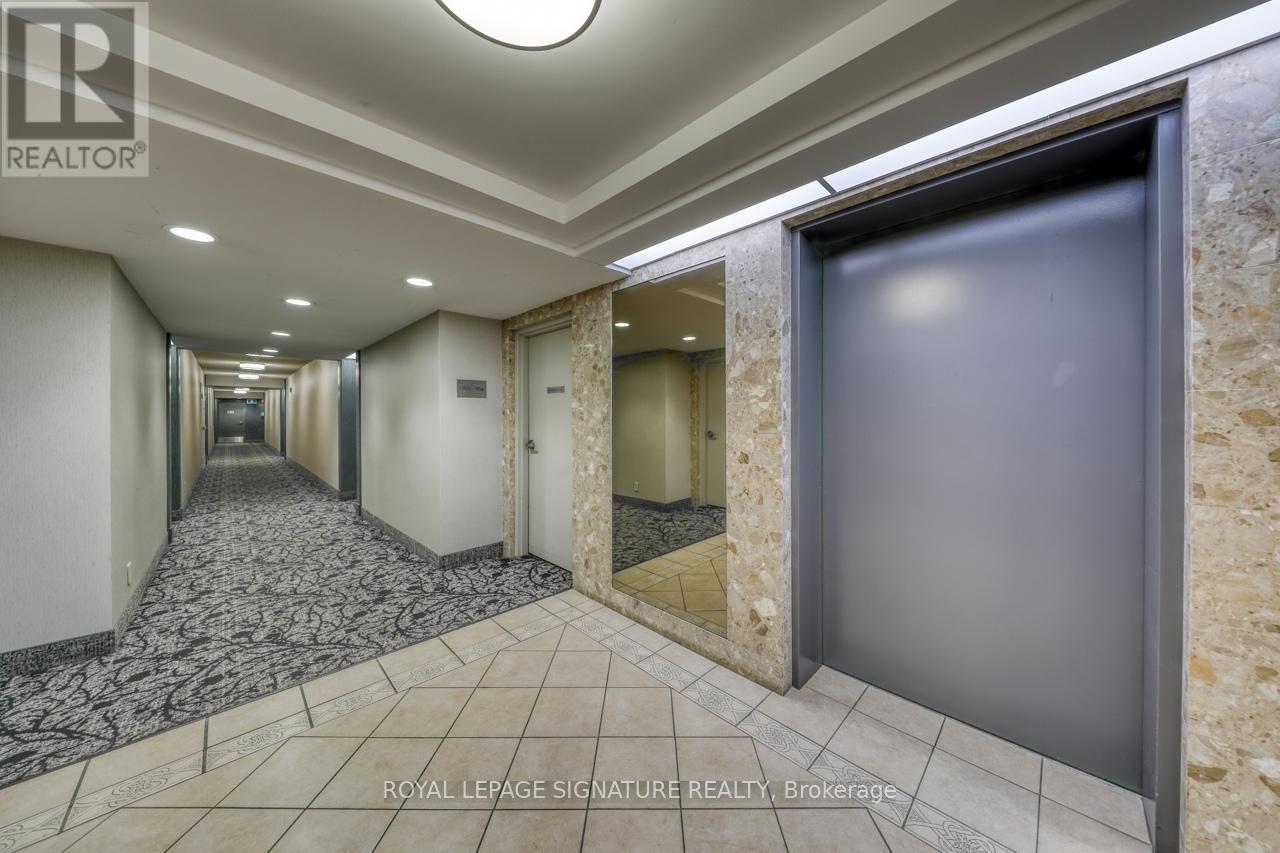 Photo 3 of 904 6 Humberline Drive, Toronto ON