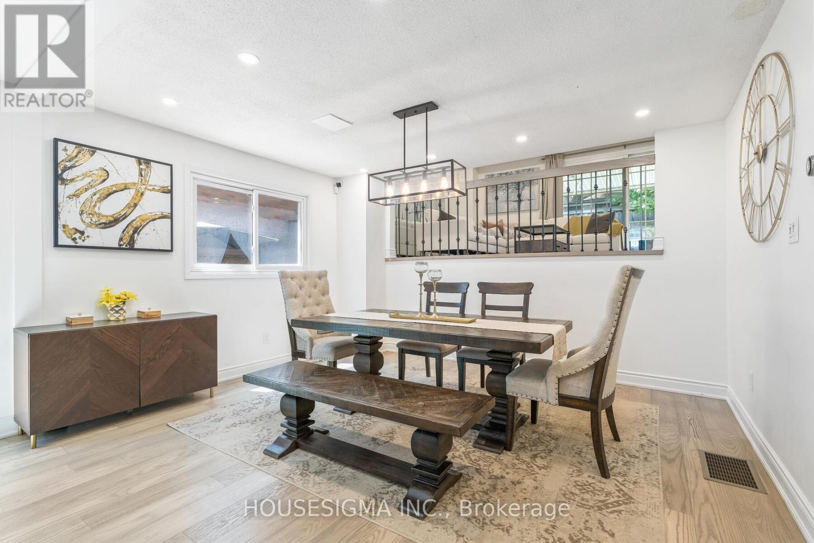 Photo 11 of 4212 Powderhorn Crescent, Mississauga ON