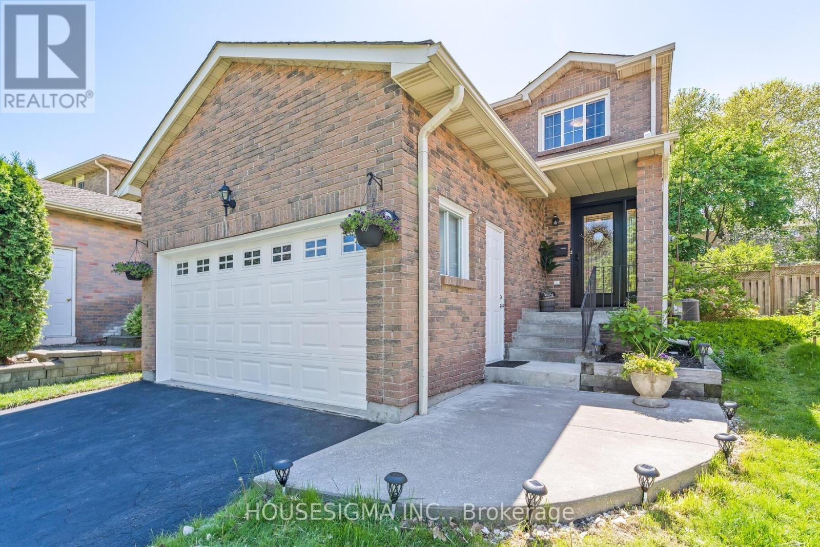 Photo 3 of 4212 Powderhorn Crescent, Mississauga ON