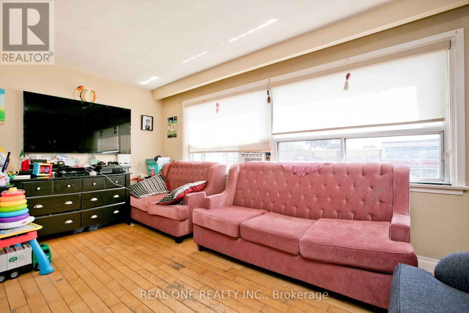 Photo 2 of 1702 Jane Street, Toronto ON