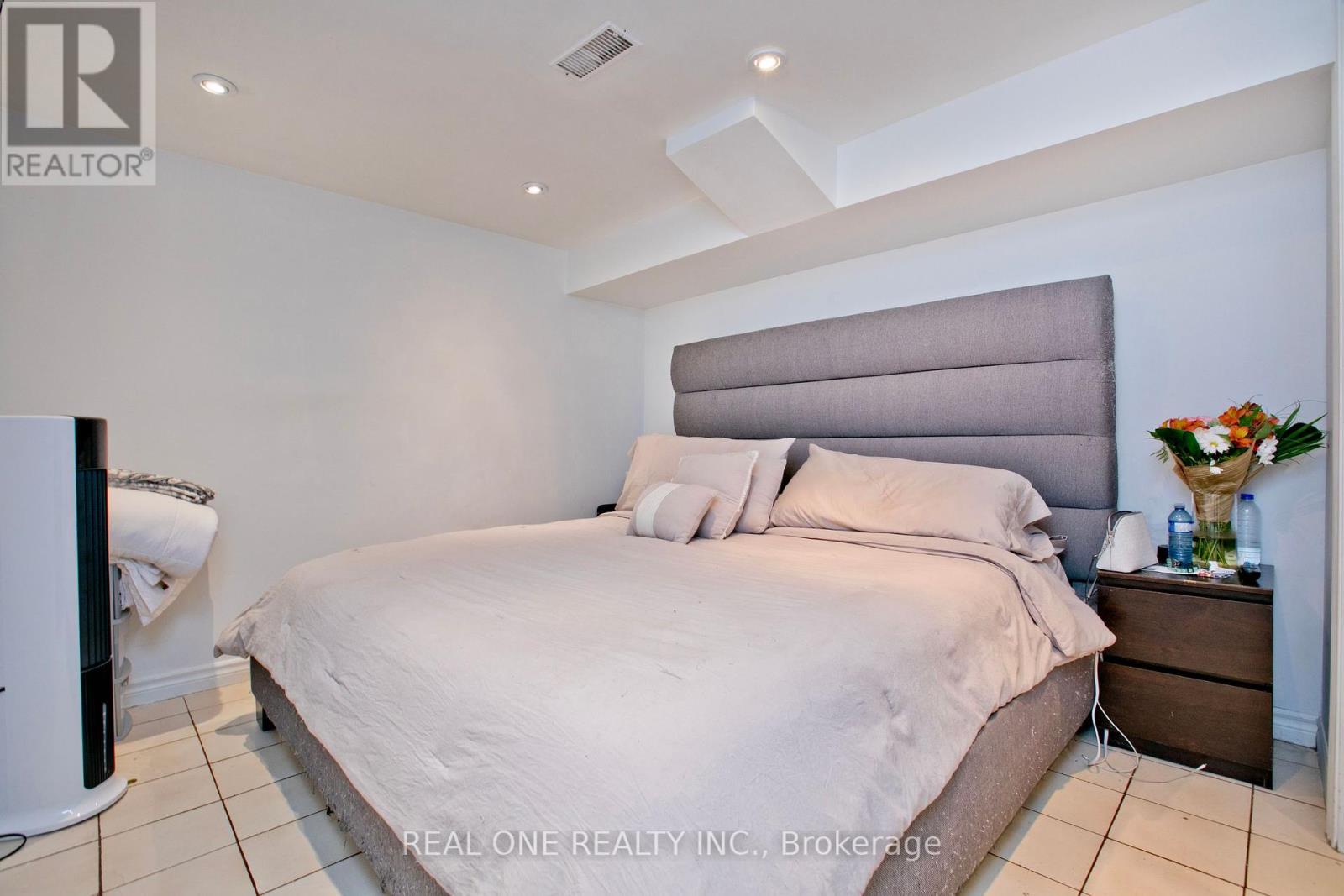 Photo 16 of 1702 Jane Street, Toronto ON
