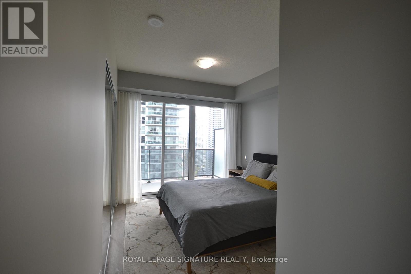 Photo 19 of 2406 70 Annie Craig Drive, Toronto ON