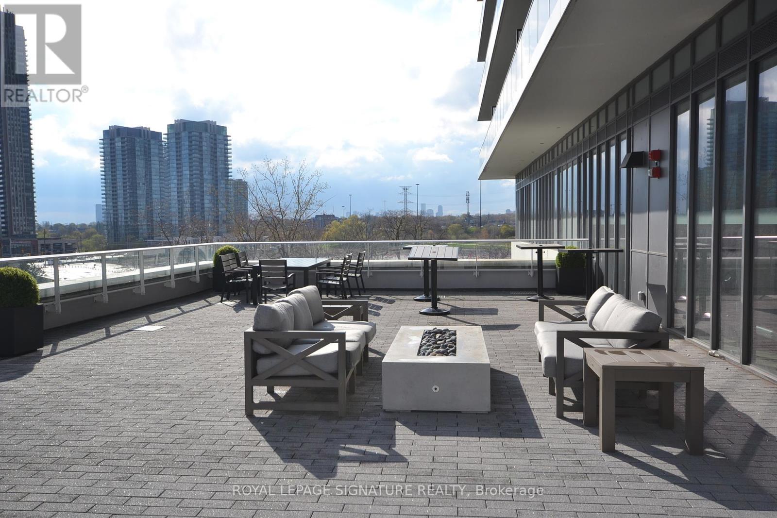 Photo 23 of 2406 70 Annie Craig Drive, Toronto ON