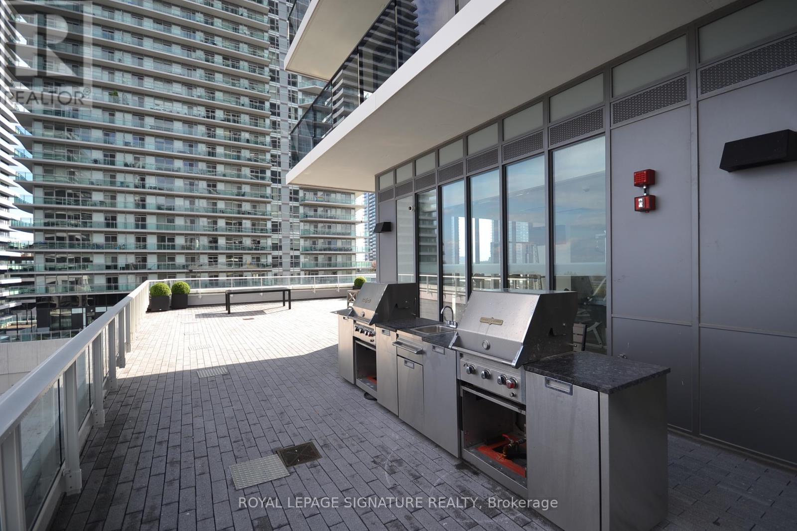 Photo 22 of 2406 70 Annie Craig Drive, Toronto ON