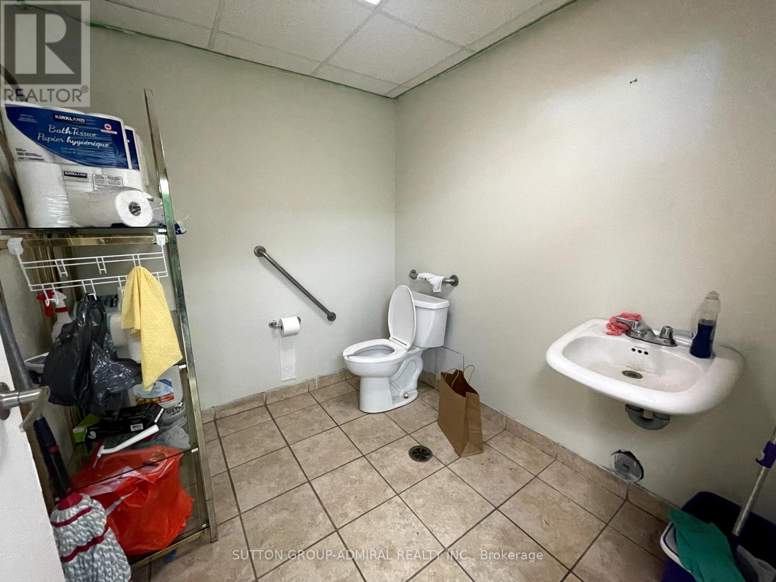 Photo 12 of 19 1 High Meadow Place, Toronto ON