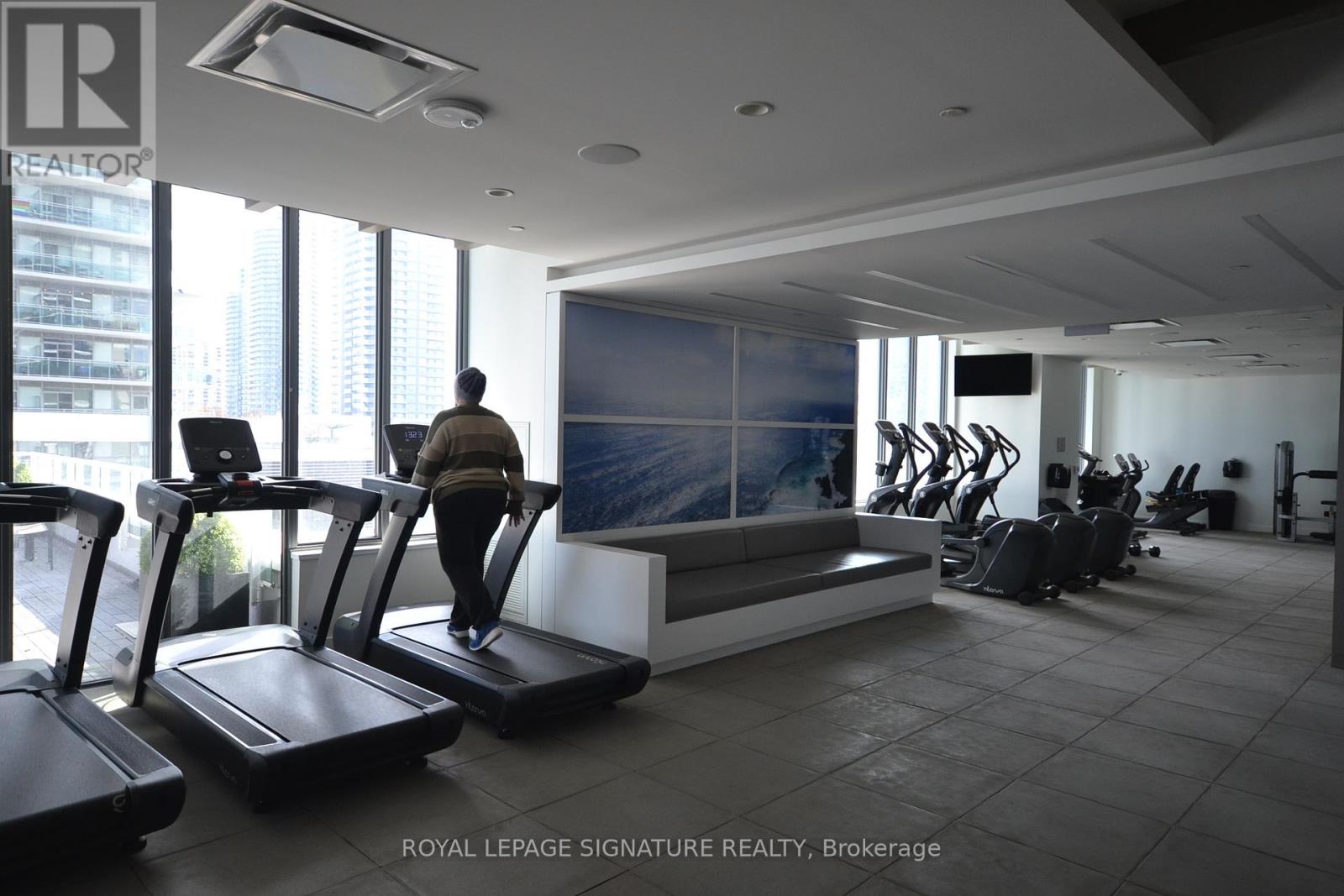 Photo 27 of 2406 70 Annie Craig Drive, Toronto ON