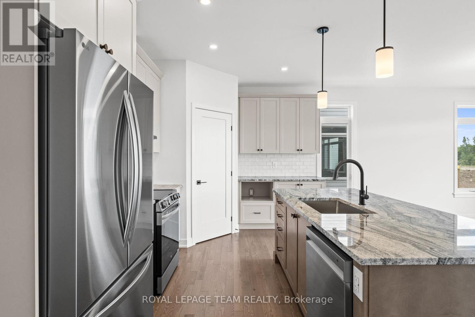 Photo 1 of 1020 Moore Street, Brockville ON