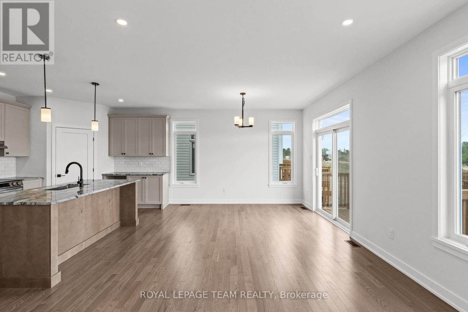 Photo 18 of 1020 Moore Street, Brockville ON