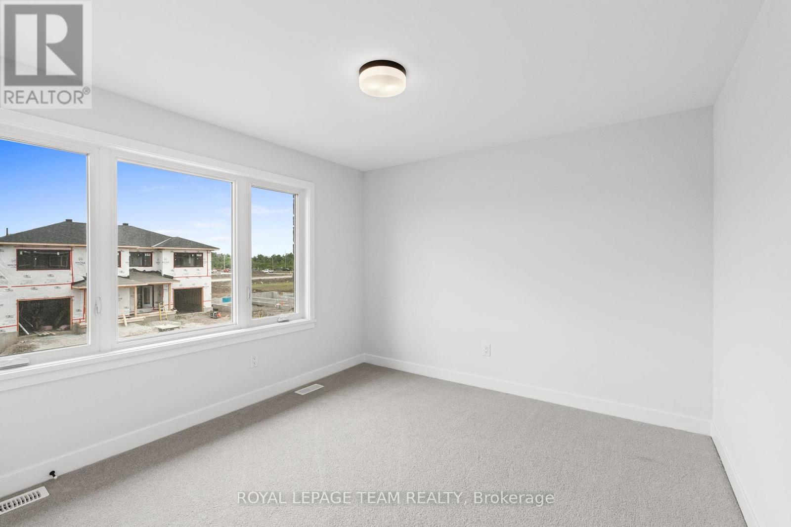Photo 13 of 1020 Moore Street, Brockville ON