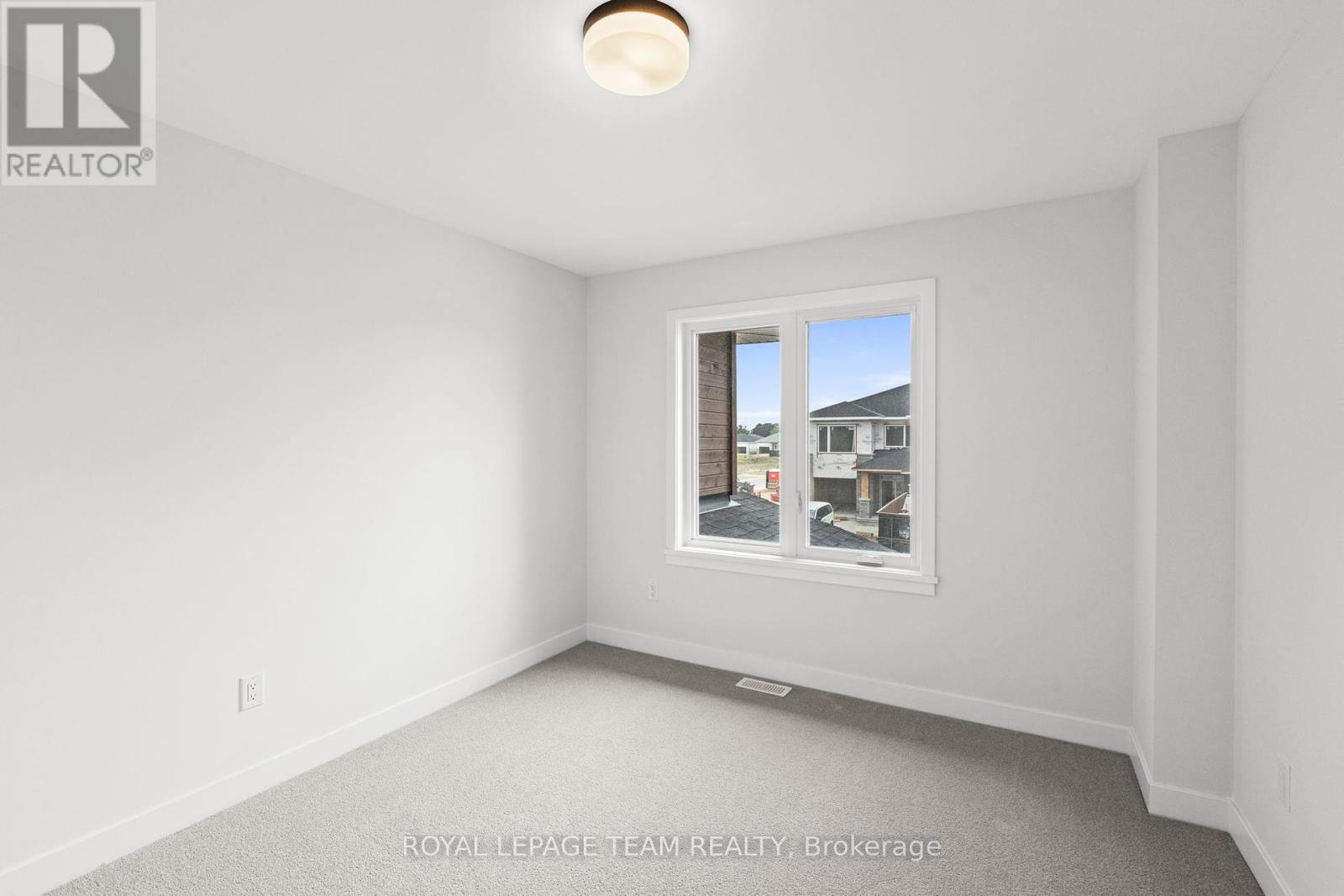 Photo 14 of 1020 Moore Street, Brockville ON