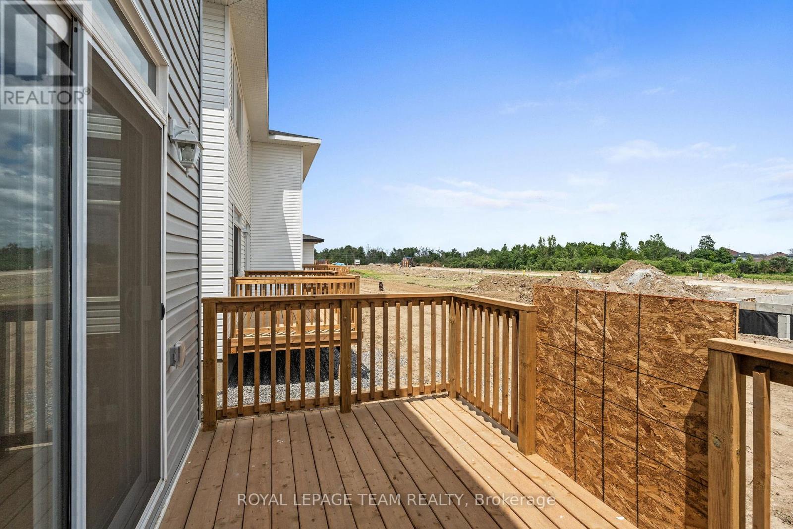 Photo 35 of 1020 Moore Street, Brockville ON