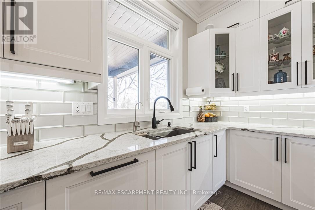 Photo 11 of 8378 Chippewa Road N, Hamilton ON