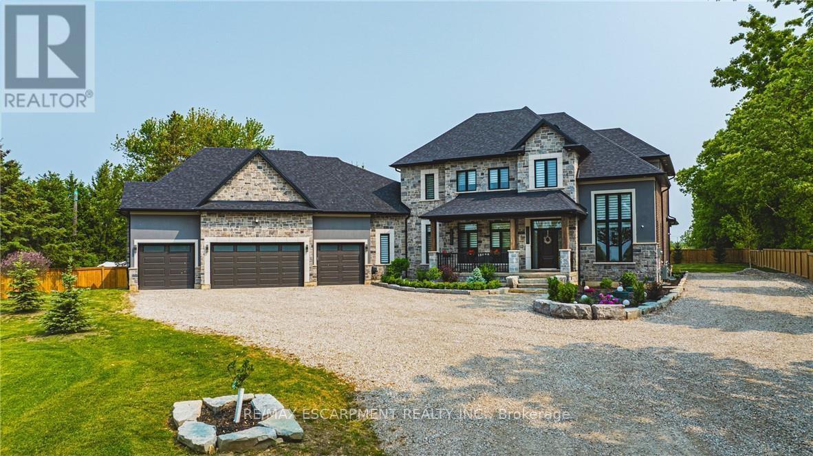 Photo 2 of 8378 Chippewa Road N, Hamilton ON