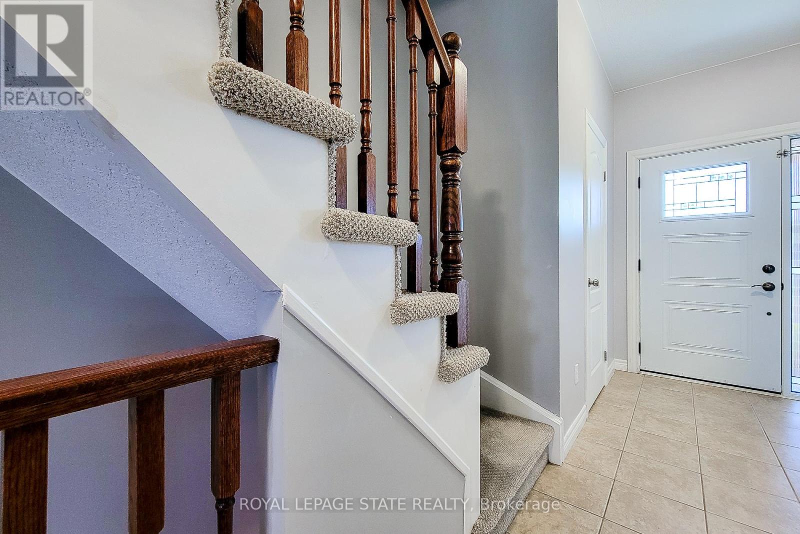 Photo 20 of 110 Marina Point Crescent, Hamilton ON