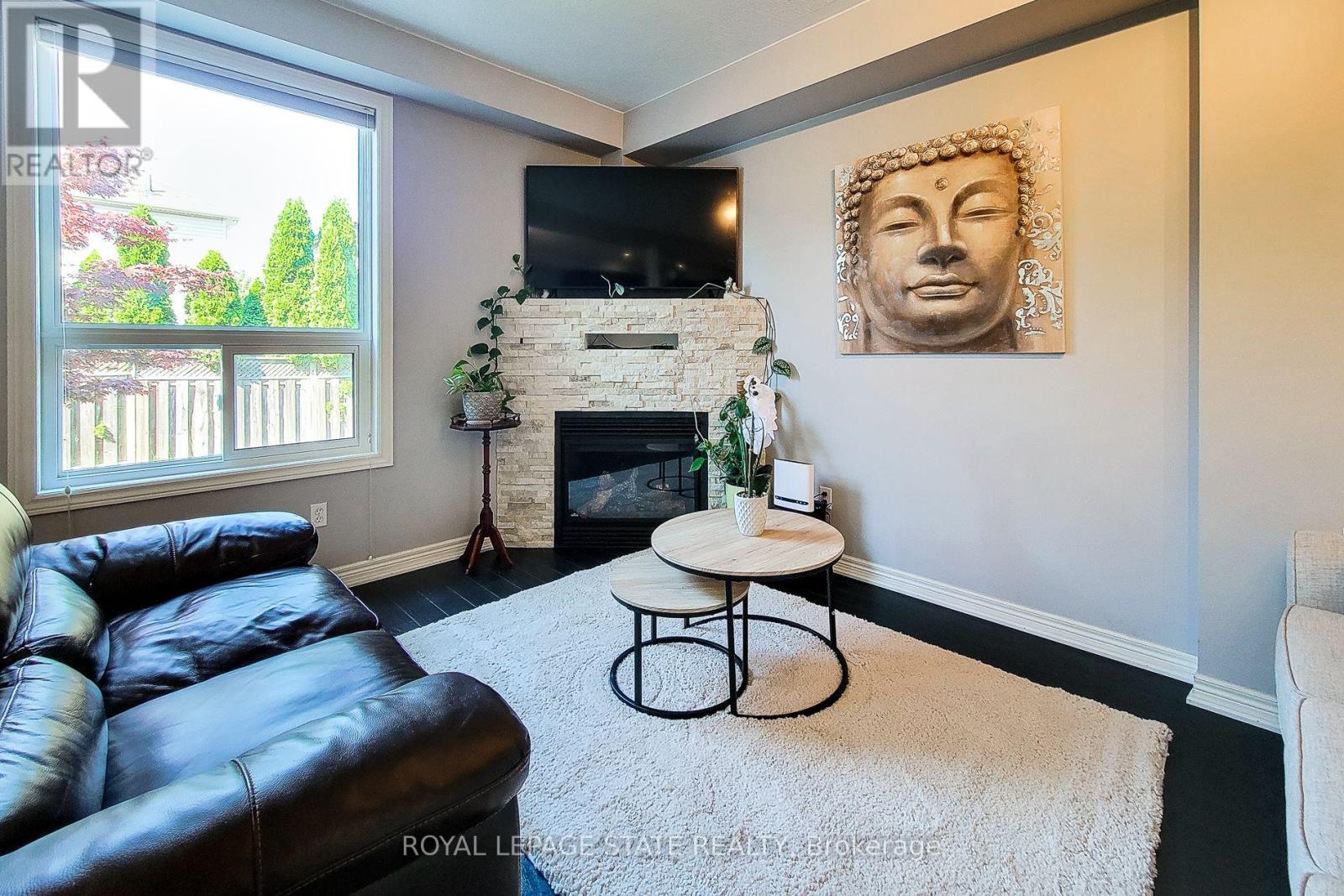 Photo 21 of 110 Marina Point Crescent, Hamilton ON