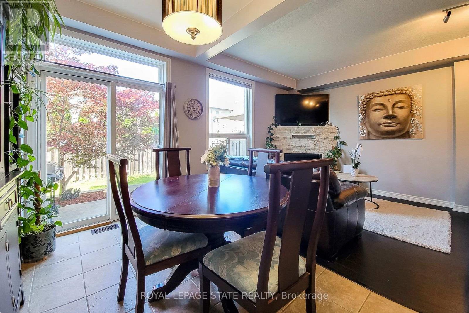 Photo 39 of 110 Marina Point Crescent, Hamilton ON