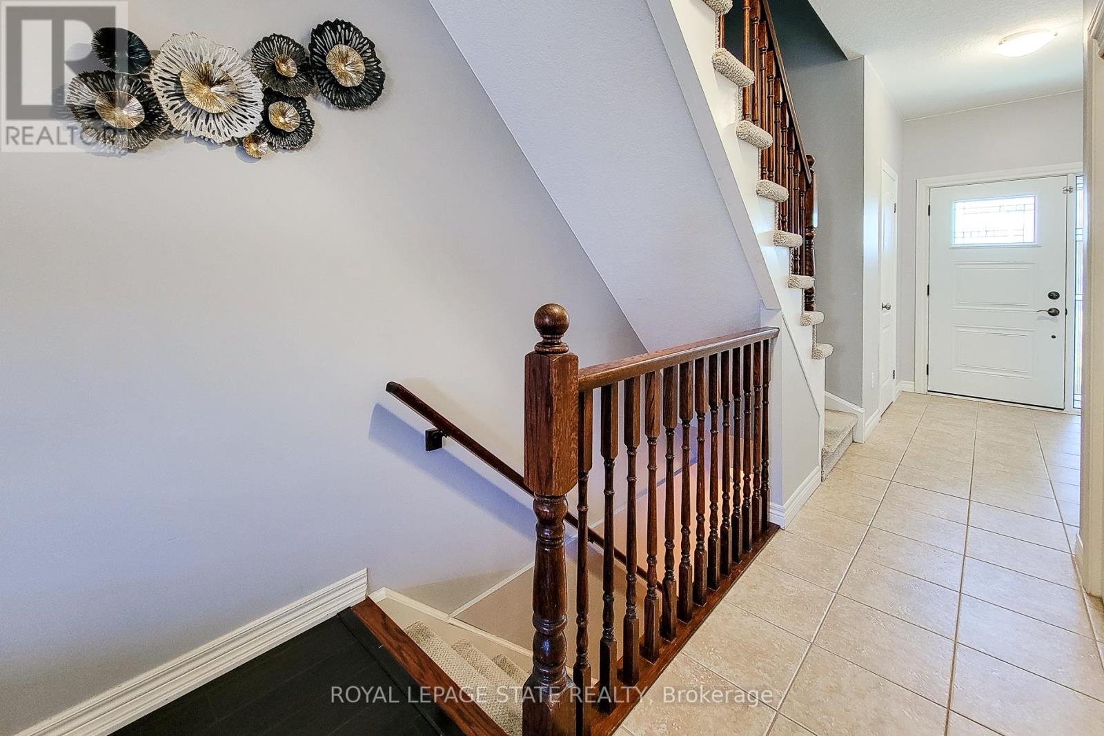 Photo 1 of 110 Marina Point Crescent, Hamilton ON