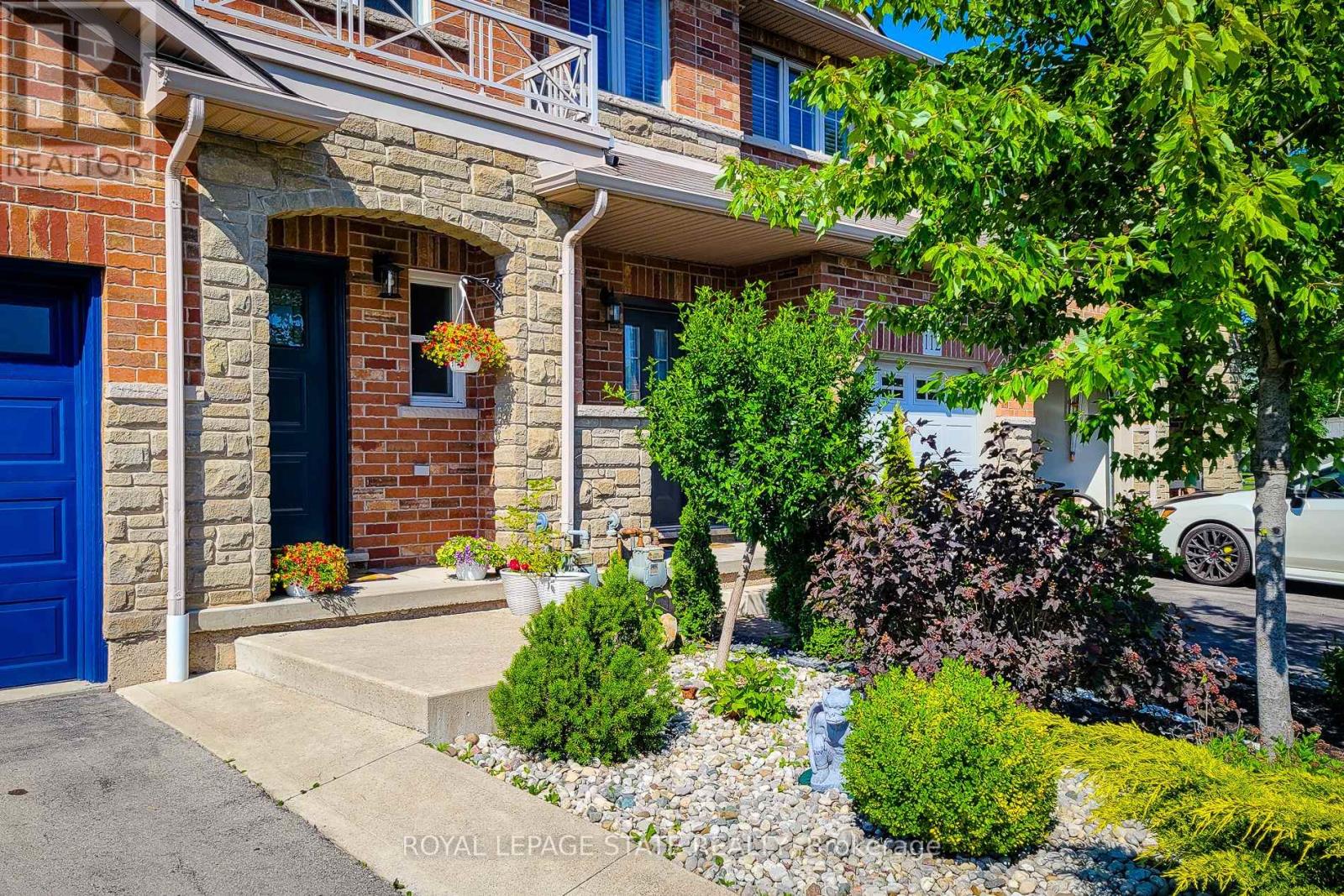 Photo 12 of 110 Marina Point Crescent, Hamilton ON