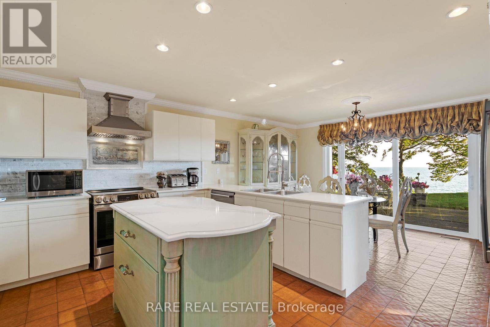Photo 29 of 735 Lakeshore Road E, Port Colborne ON