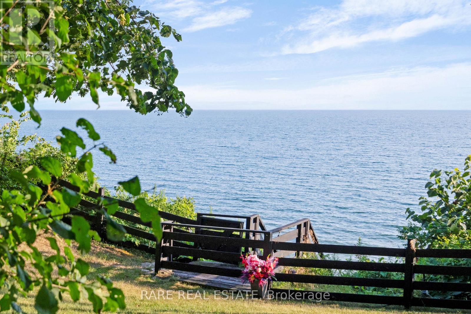 Photo 11 of 735 Lakeshore Road E, Port Colborne ON