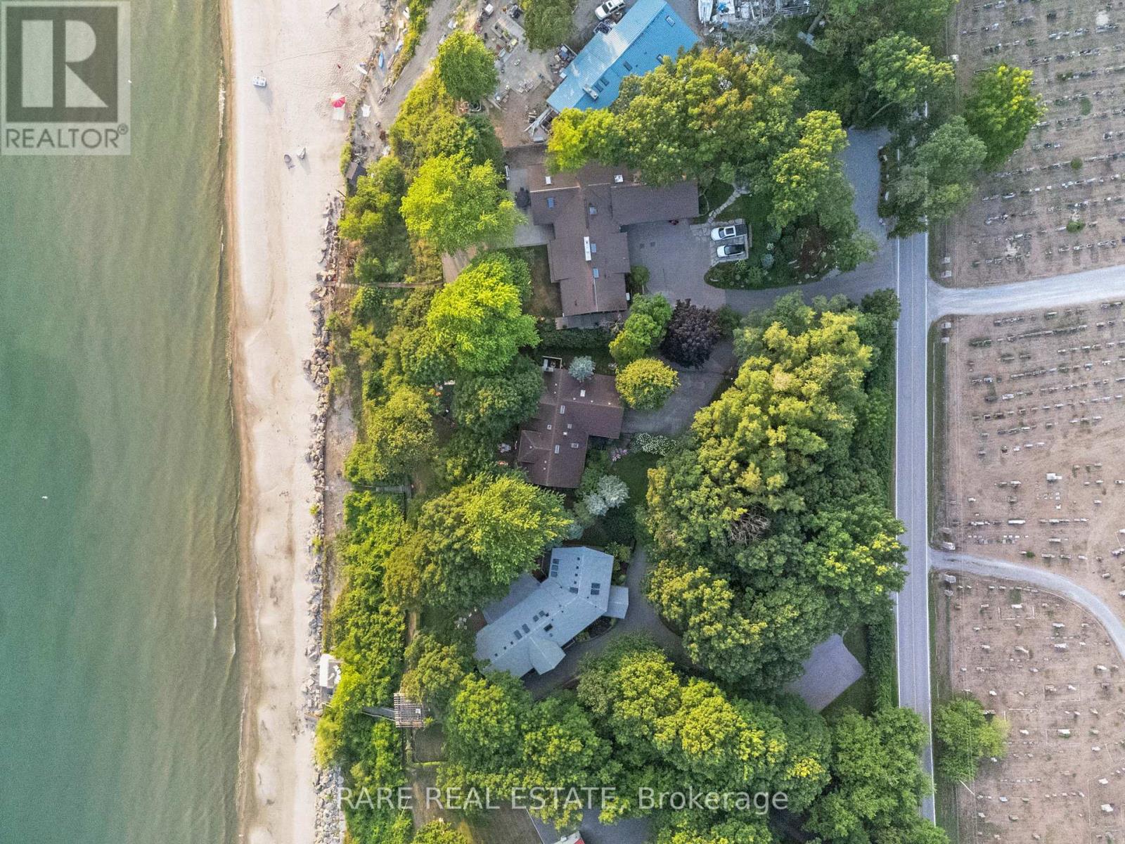Photo 8 of 735 Lakeshore Road E, Port Colborne ON