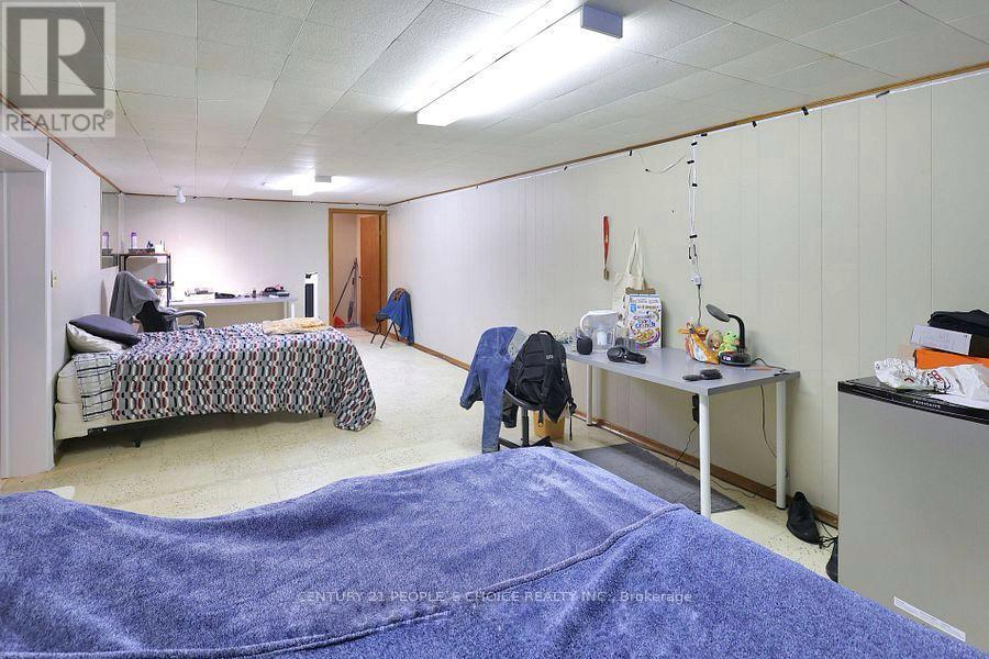 Photo 14 of 122 Rifle Range Road, Hamilton ON