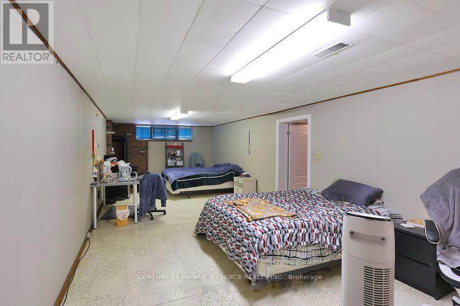 Photo 15 of 122 Rifle Range Road, Hamilton ON