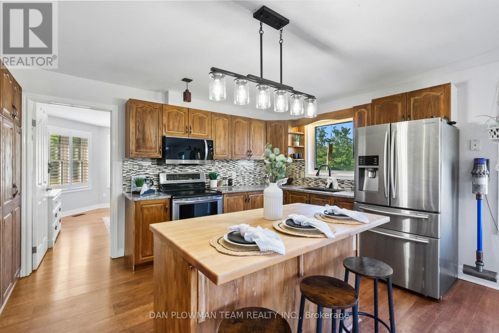 Photo 8 of 478 Telecom Road, Kawartha Lakes ON