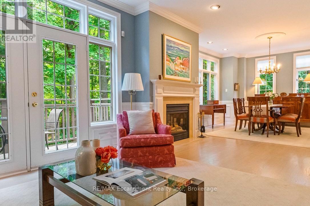 Photo 14 of 16 2303 Hill Ridge Court, Oakville ON