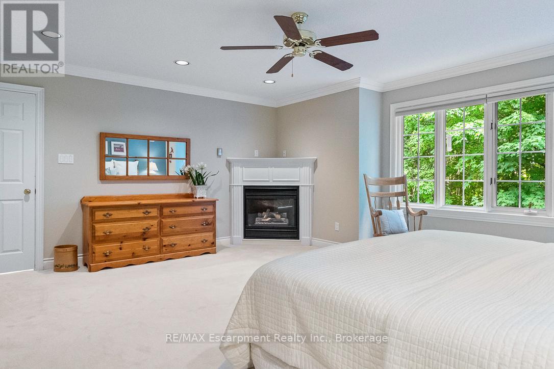 Photo 17 of 16 2303 Hill Ridge Court, Oakville ON