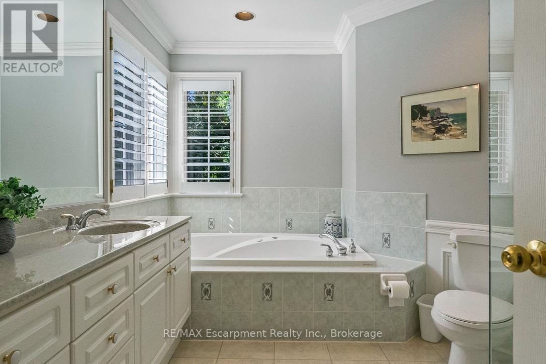 Photo 18 of 16 2303 Hill Ridge Court, Oakville ON