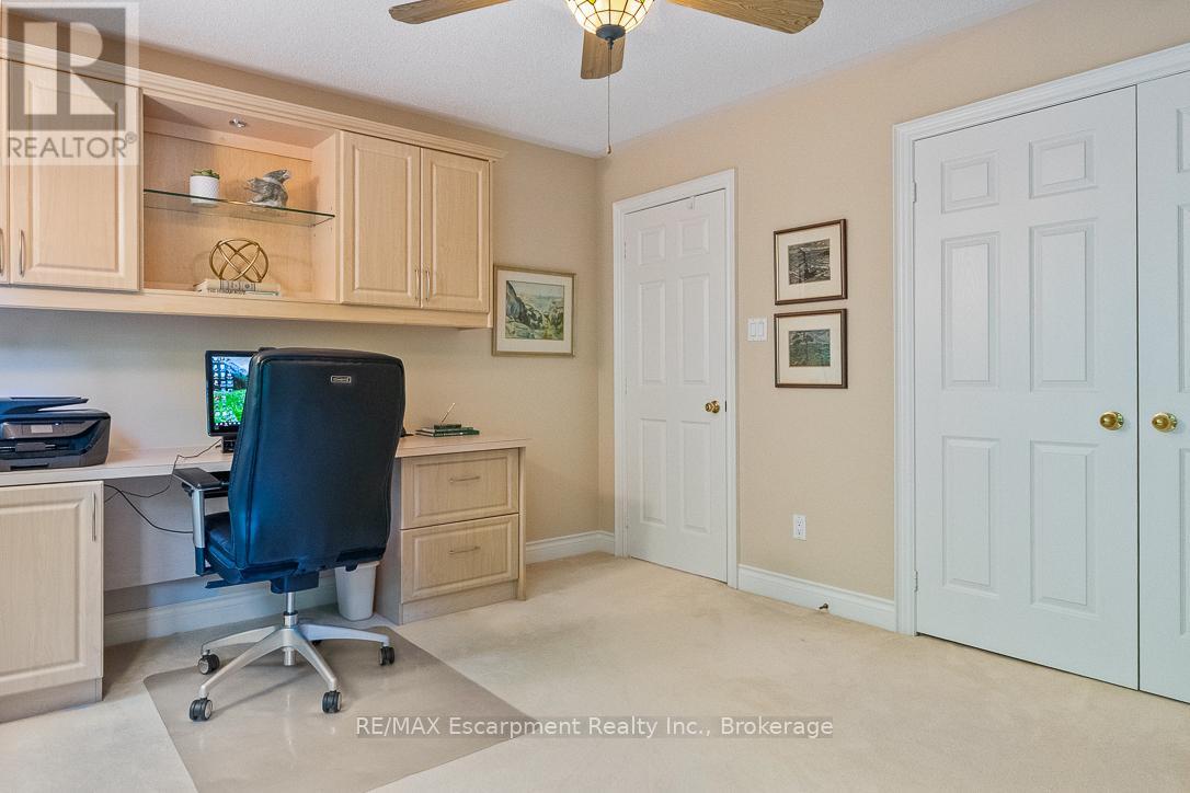 Photo 21 of 16 2303 Hill Ridge Court, Oakville ON