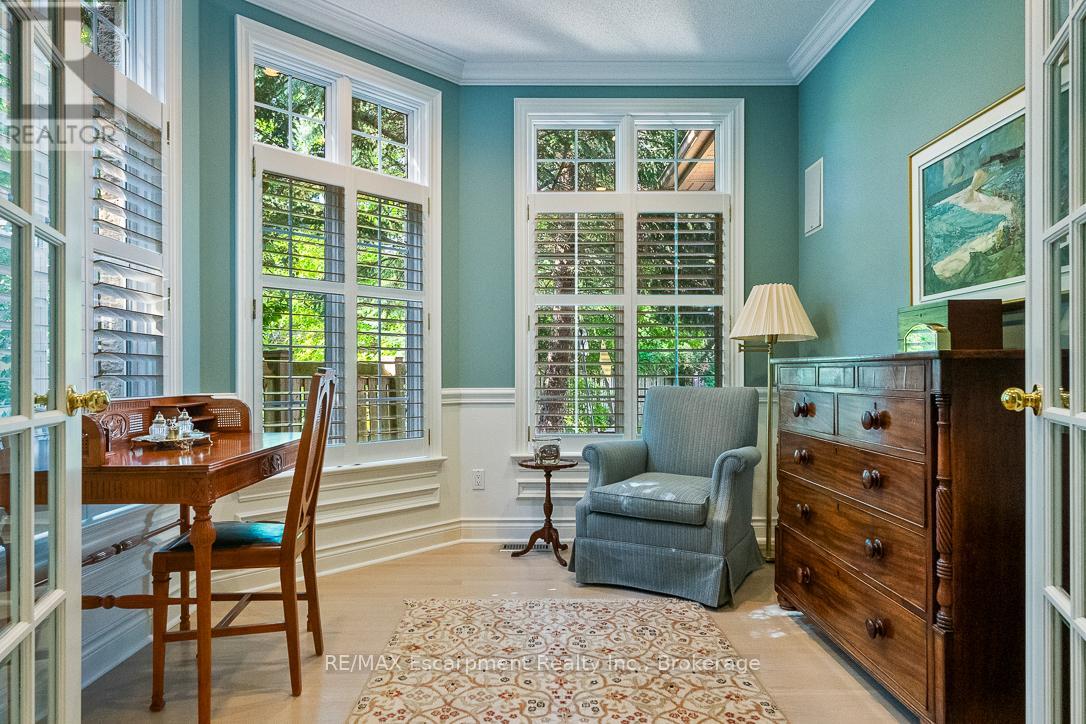 Photo 6 of 16 2303 Hill Ridge Court, Oakville ON