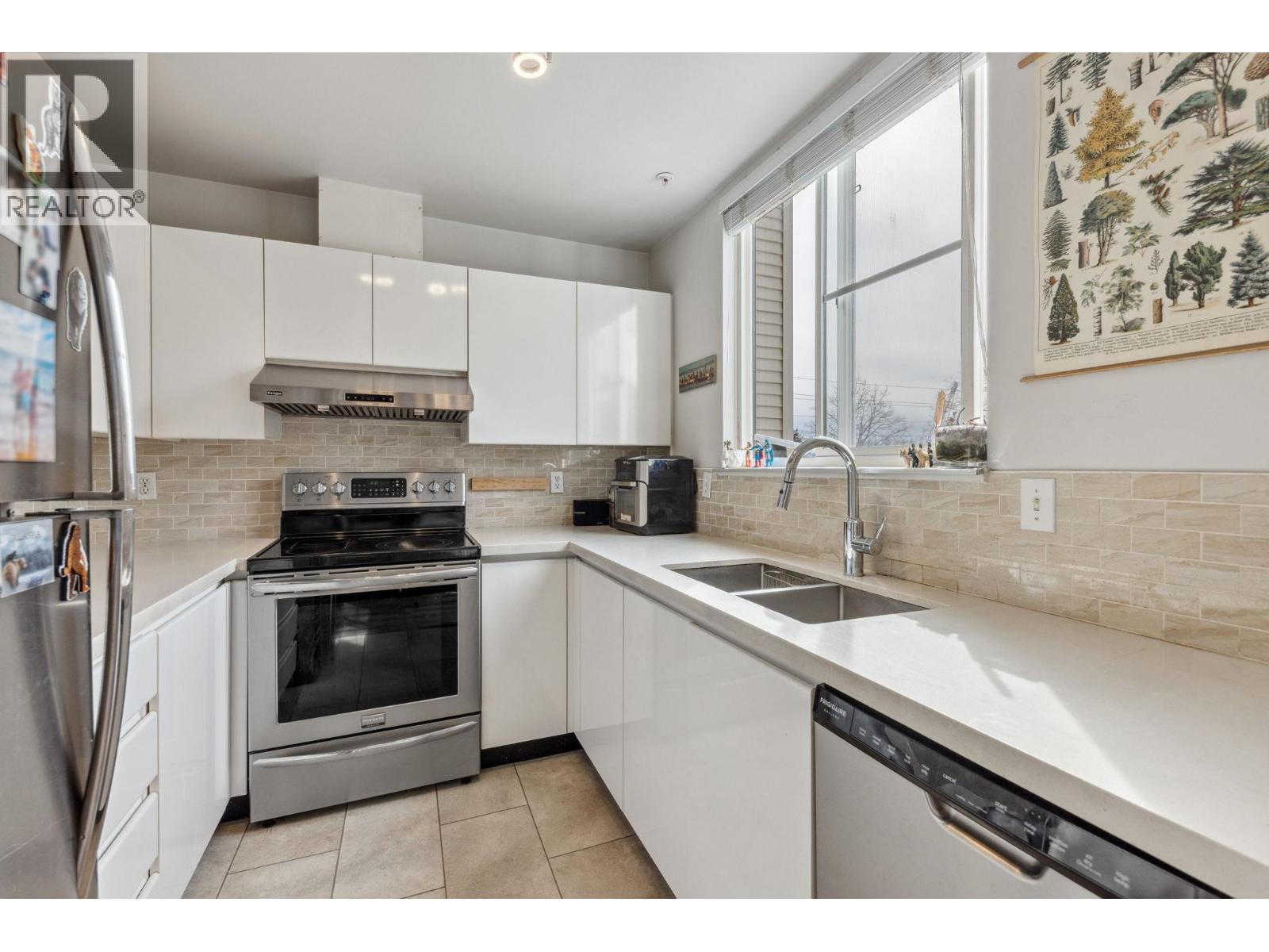 Photo 13 of 5 2711 E Kent Avenue North, Vancouver BC