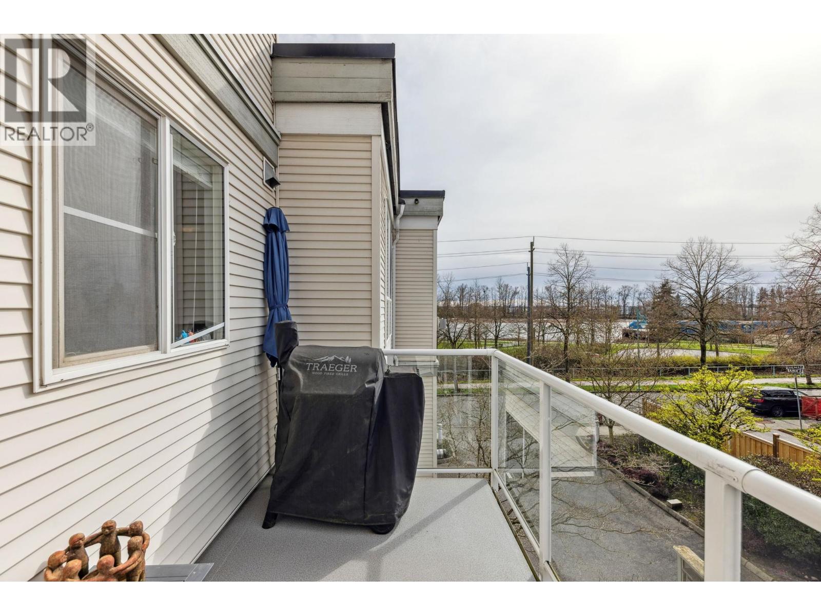 Photo 25 of 5 2711 E Kent Avenue North, Vancouver BC