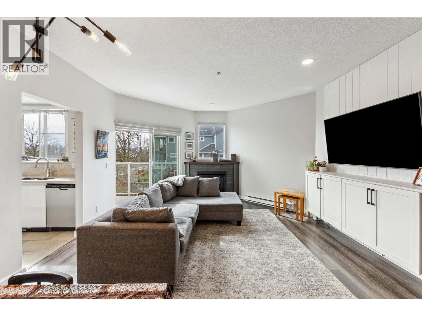 Photo 3 of 5 2711 E Kent Avenue North, Vancouver BC