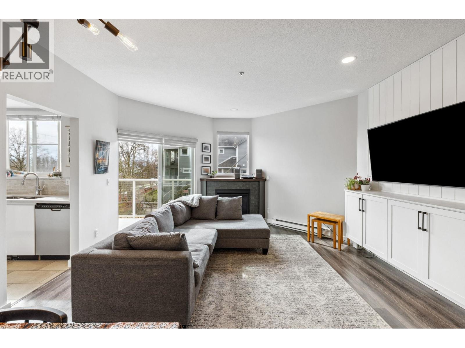 Photo 4 of 5 2711 E Kent Avenue North, Vancouver BC