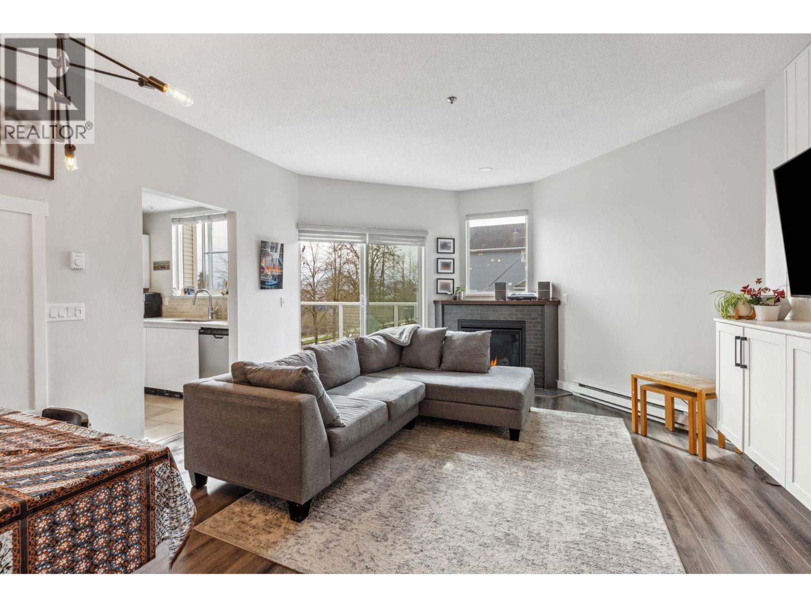 Photo 8 of 5 2711 E Kent Avenue North, Vancouver BC