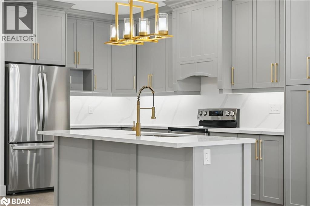 Photo 19 of 48 Iroquois Crescent, Tiny ON