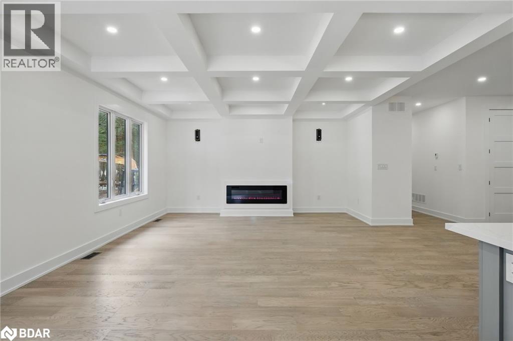 Photo 21 of 48 Iroquois Crescent, Tiny ON