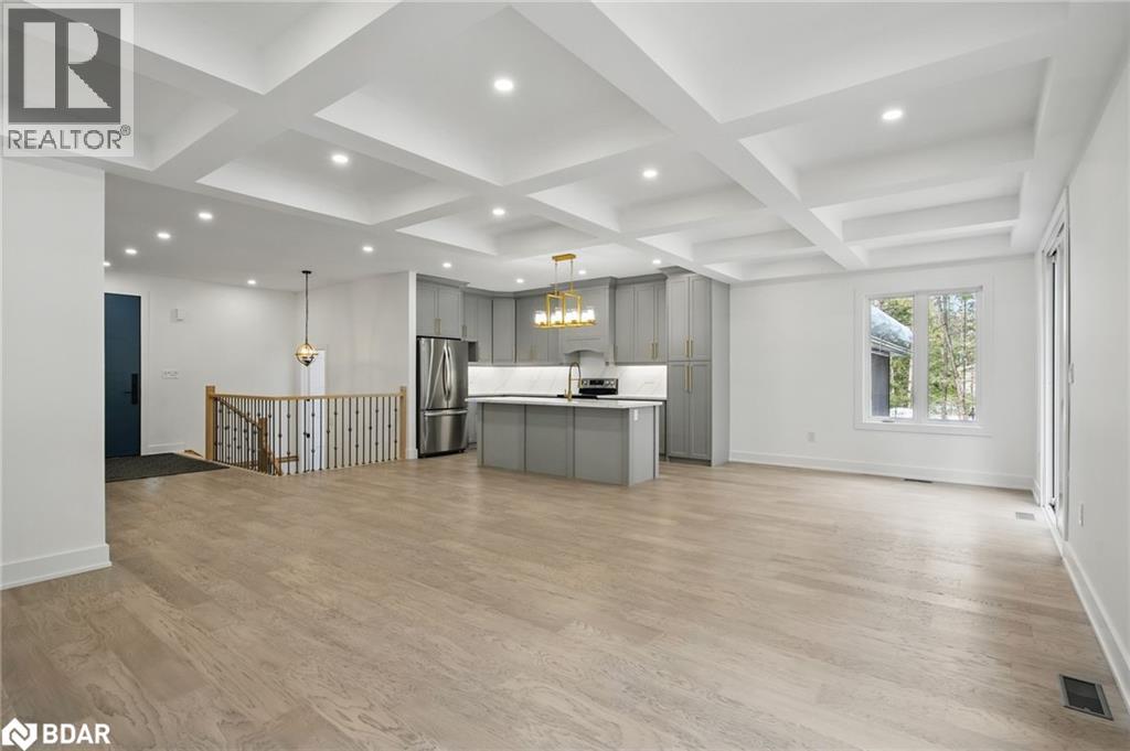 Photo 23 of 48 Iroquois Crescent, Tiny ON
