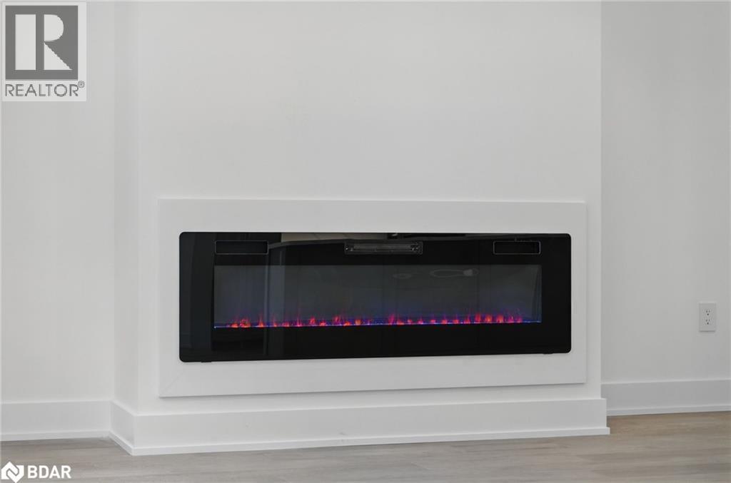 Photo 24 of 48 Iroquois Crescent, Tiny ON