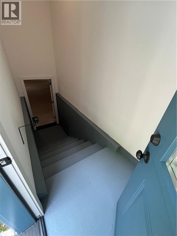 Photo 37 of 48 Iroquois Crescent, Tiny ON