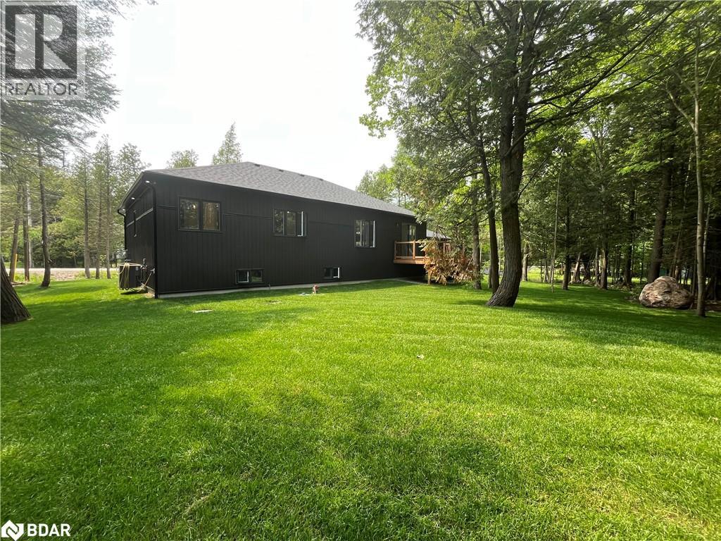 Photo 9 of 48 Iroquois Crescent, Tiny ON