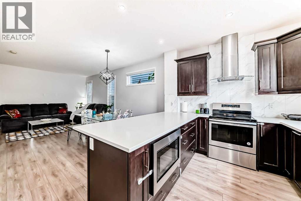 Photo 1 of 59 Belmont Gardens Sw, Calgary AB
