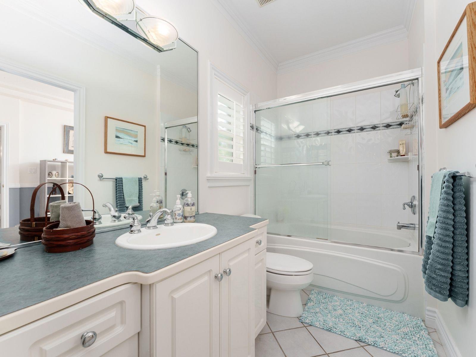 Photo 23 of 3412 Canterbury Drive, Surrey BC
