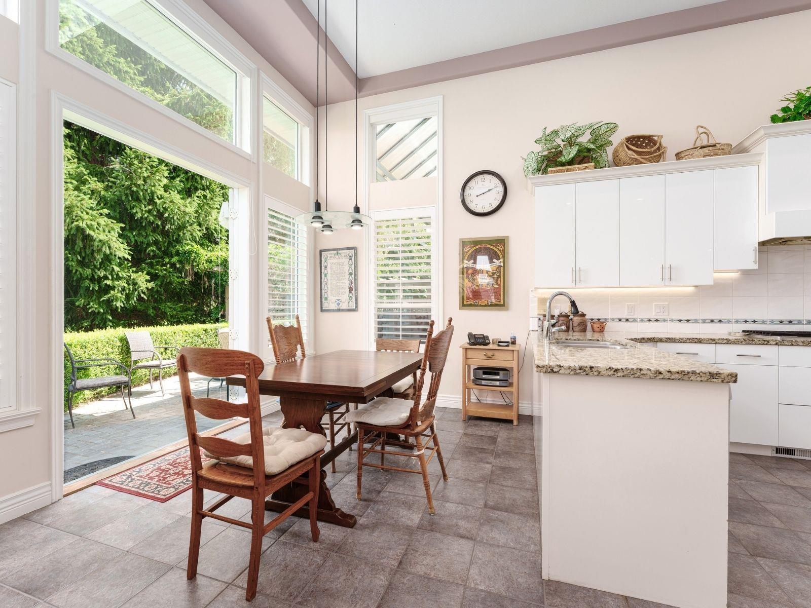 Photo 10 of 3412 Canterbury Drive, Surrey BC