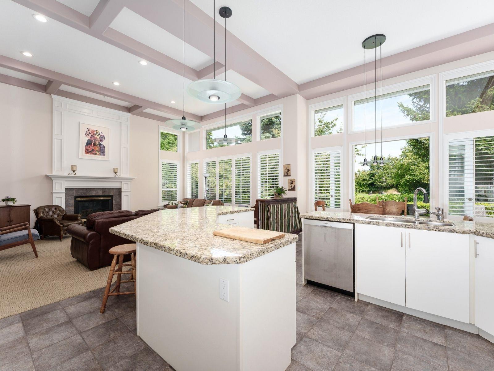 Photo 9 of 3412 Canterbury Drive, Surrey BC