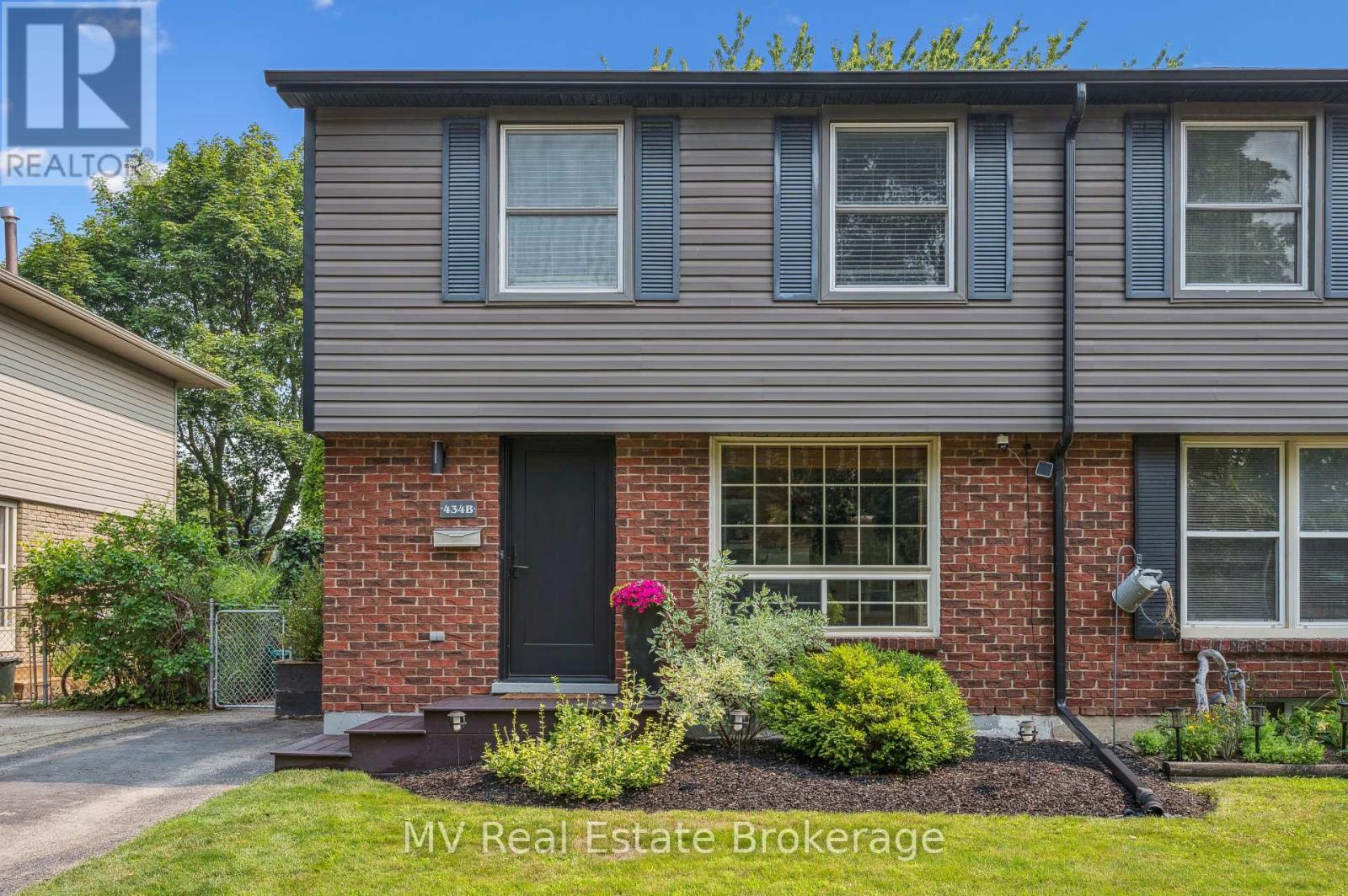 Photo 1 of 434 B Dunvegan Drive, Waterloo ON